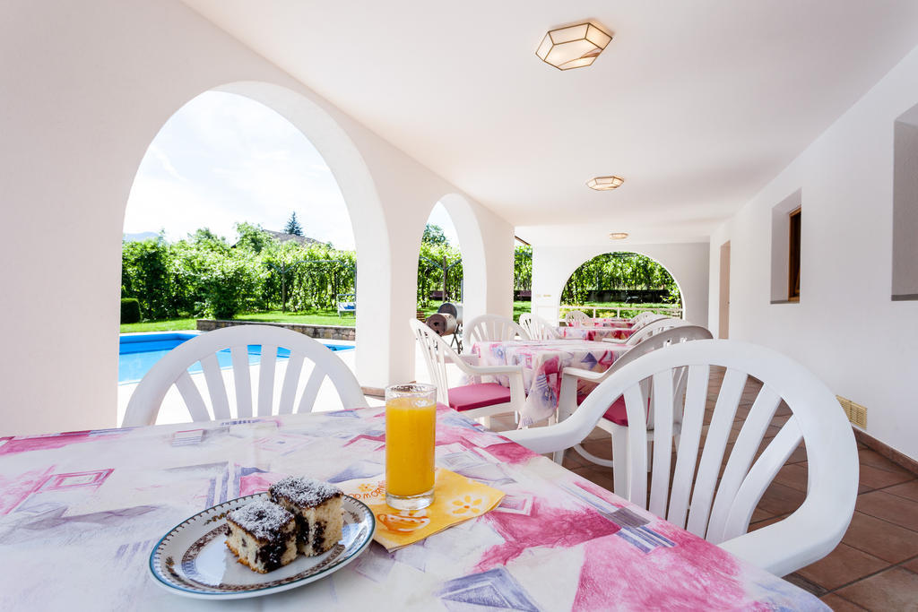 Pension Rebgut Bed & Breakfast Lana Exterior photo